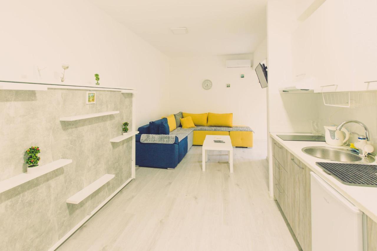 Hristovi Apartments Skopje Bagian luar foto