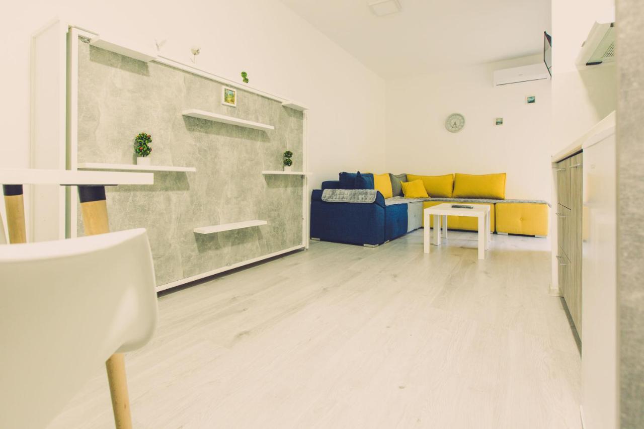 Hristovi Apartments Skopje Bagian luar foto