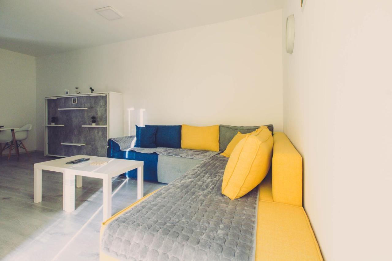 Hristovi Apartments Skopje Bagian luar foto